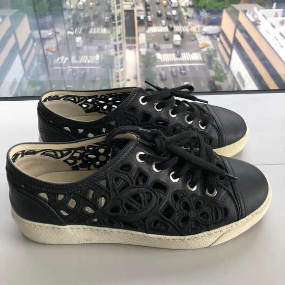 chanel sneakers low top